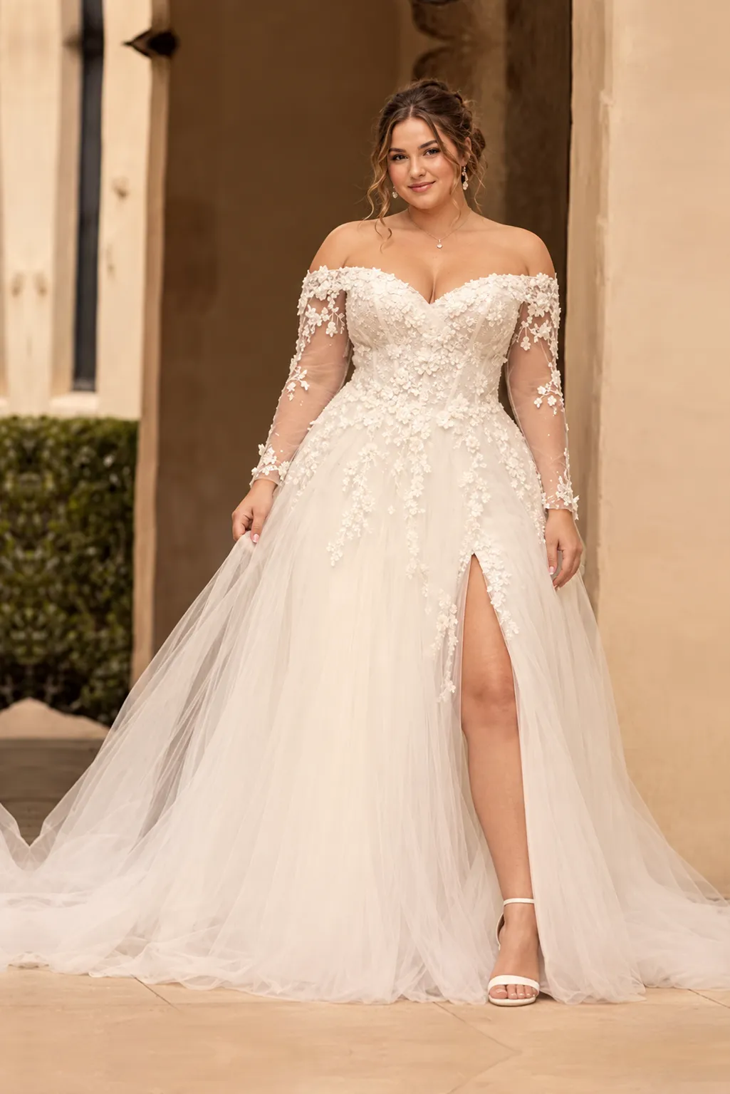 WINNIE — front view