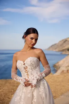 BETTY  view 5